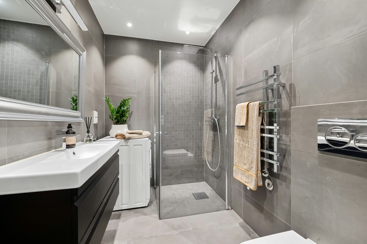cleaned bathroom, pristine and organized. Cleaning services in Smyrna, TN