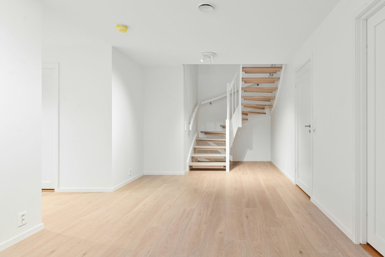 home interior, clean and inviting, ready to receive new owners