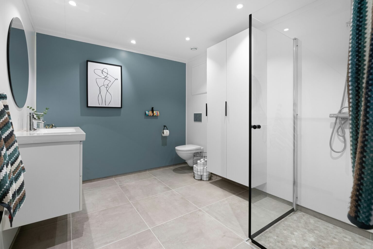 bathroom after a detailed cleaning service