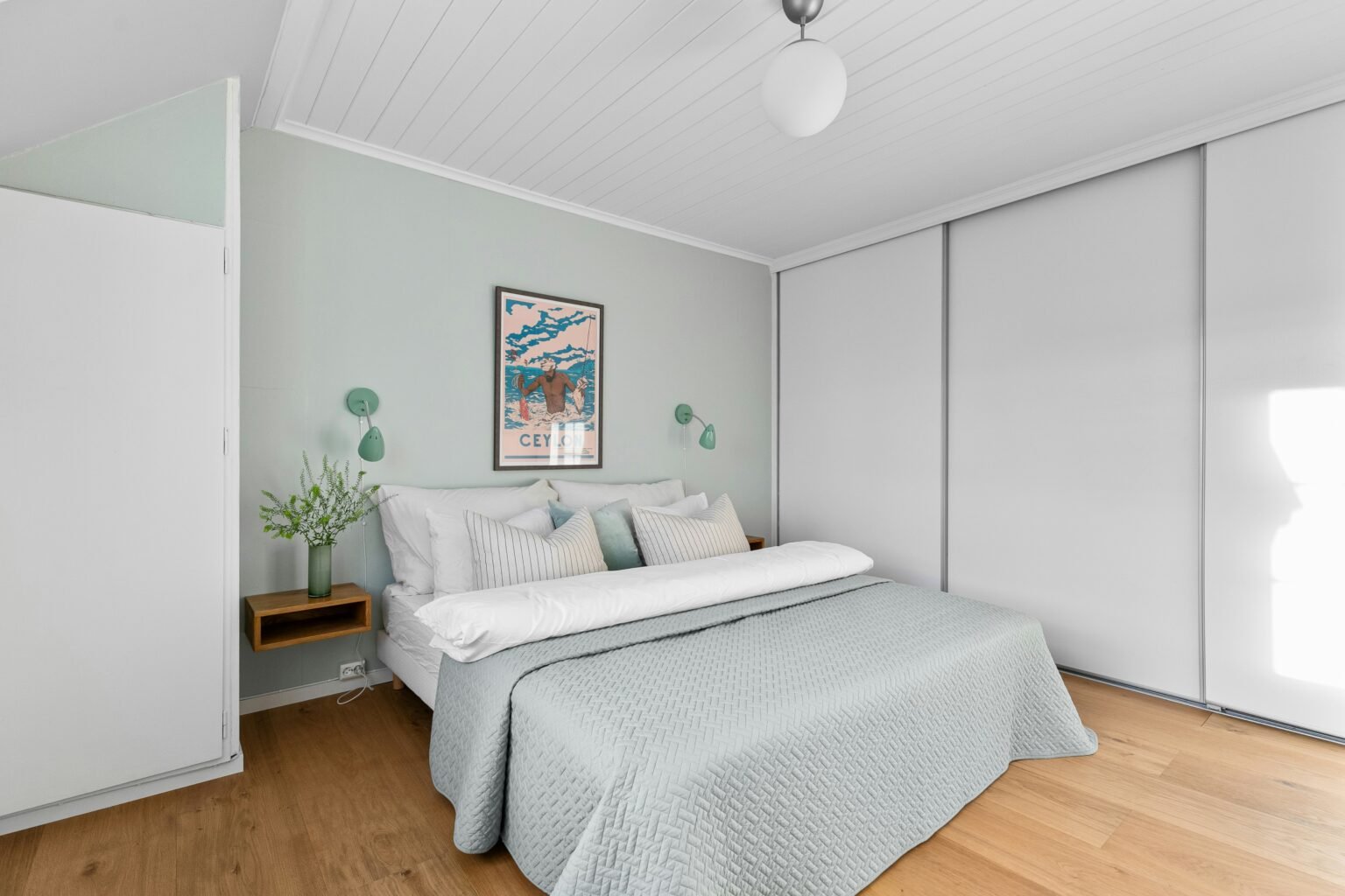 bedroom, clean and comfortable